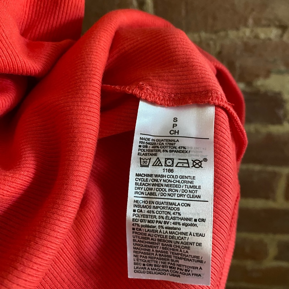 Old Navy Snug Ribbed Crop Tank Top - New With Tags - Picture 5 of 10